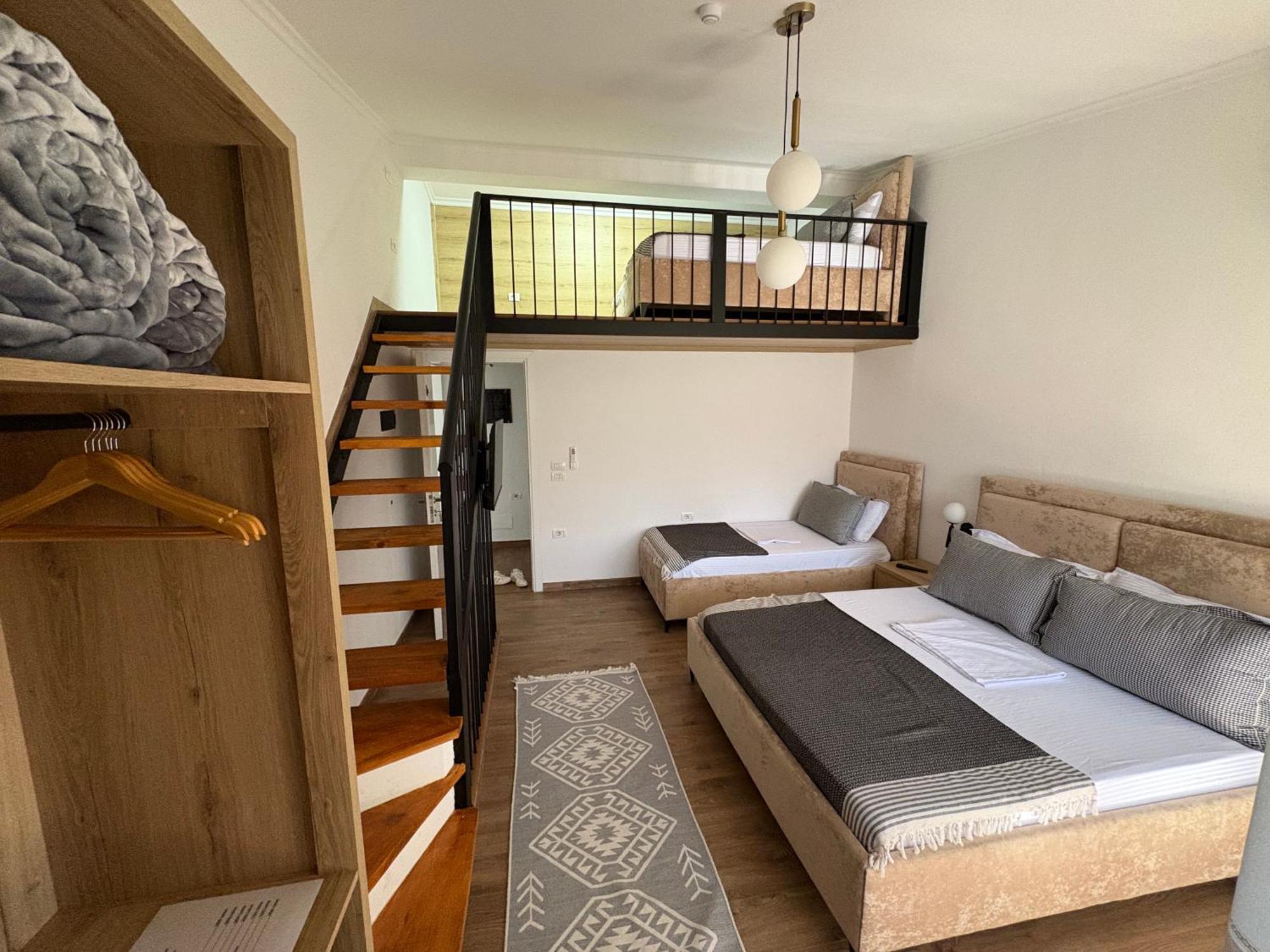 Salillari Guest House Берат Экстерьер фото