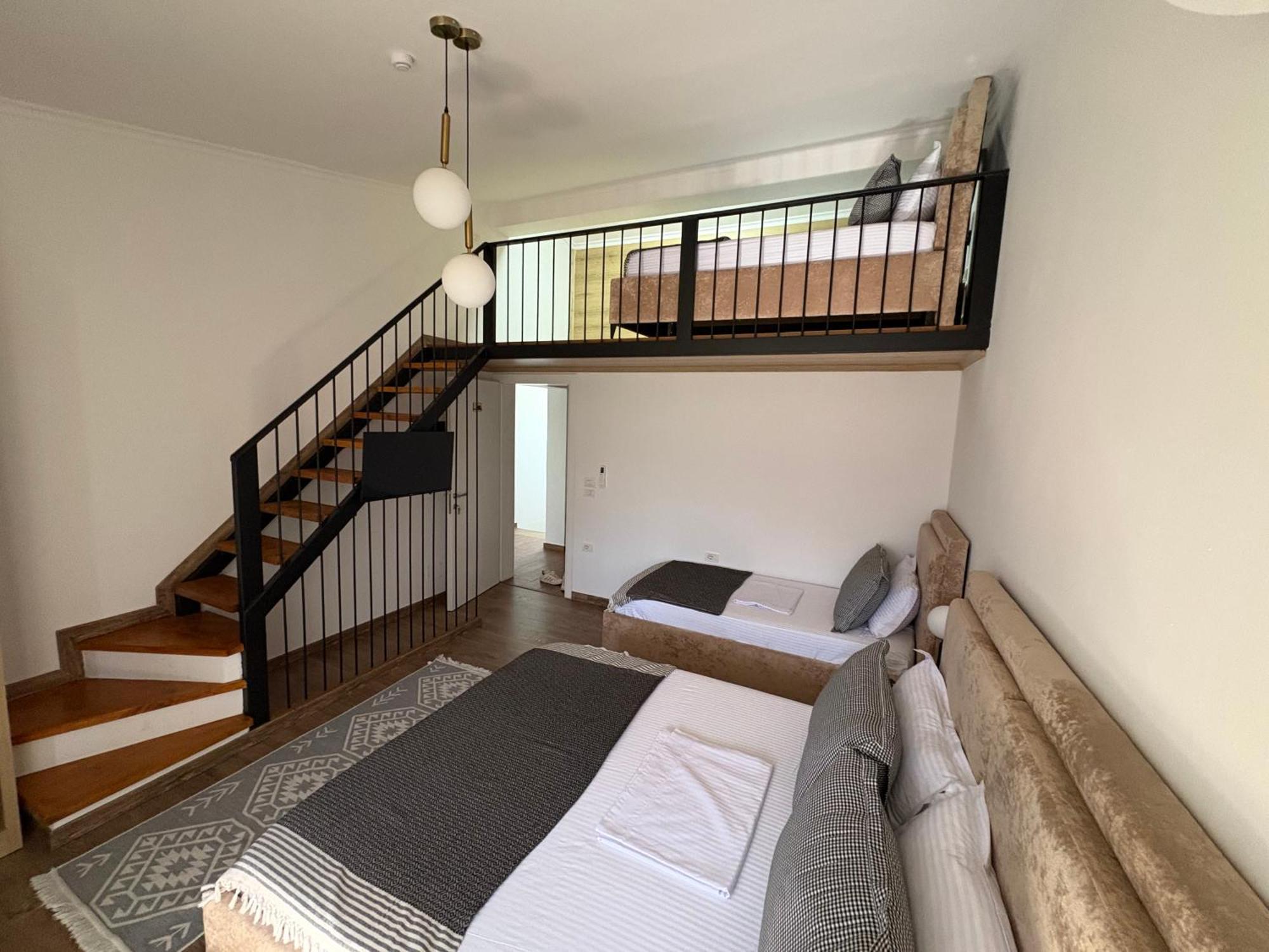 Salillari Guest House Берат Экстерьер фото
